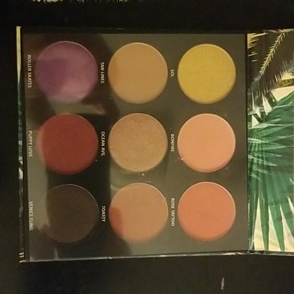 Makeup - Picture 2 of 2